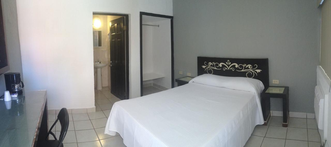 Hotel Jardin Heroica Caborca Esterno foto